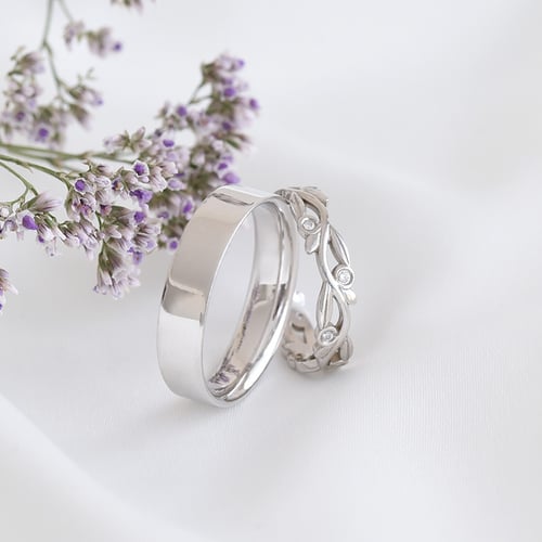 Prsten ve tvaru lístečků s lab-grown diamanty a pánský plochý prsten Emery