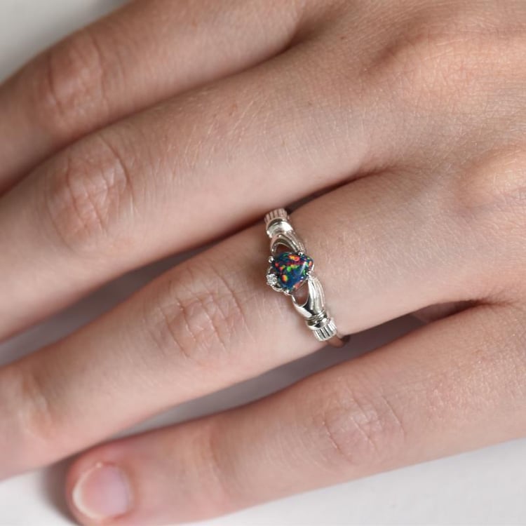 Claddagh prsten s opálem 20549
