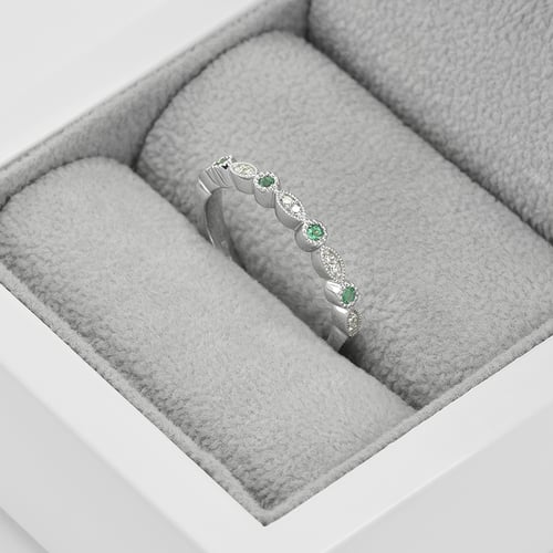 Zlatý eternity prsten se smaragdy a diamanty a pánský plochý Harieta