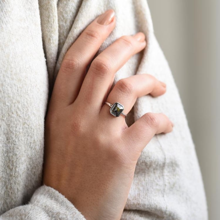 Zlatý prsten s diamantem 51022