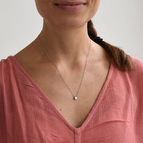 Zlatý náhrdelník s 0.3ct GIA certifikovaným oval diamantem Mack