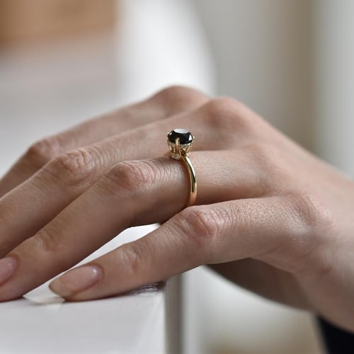 Prsten s černým a bílými diamanty Xela