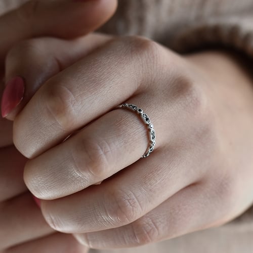 Zlatý eternity prsten s černými diamanty Liam