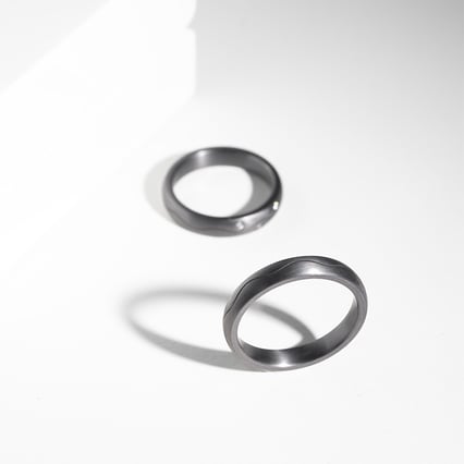 Tantalové snubní prsteny s diamanty Brodie