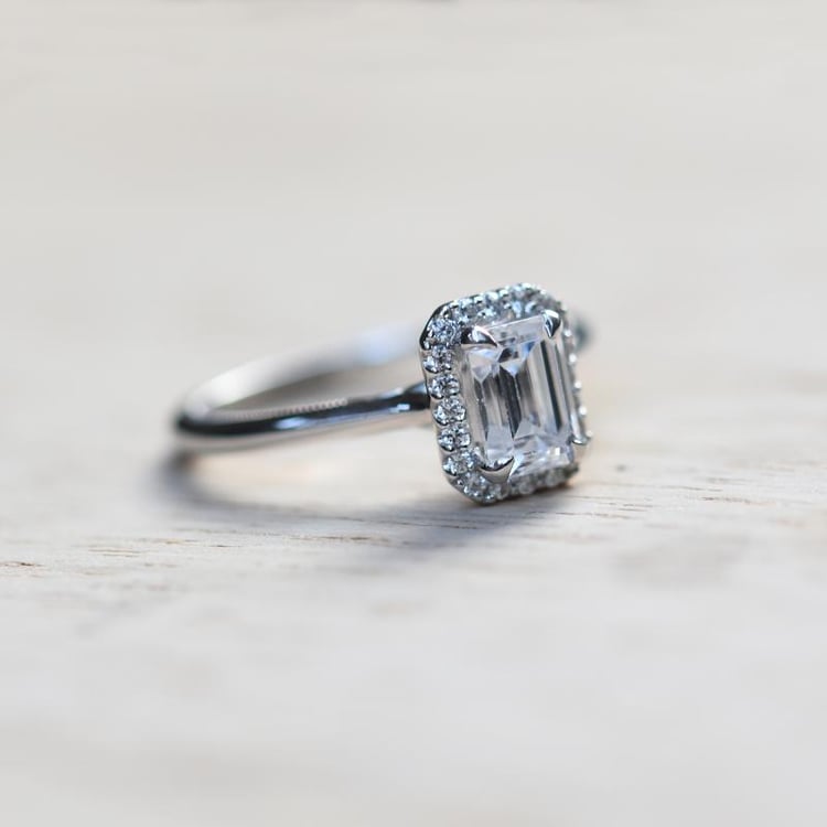 Zlatý diamantový zásnubní prsten 49483