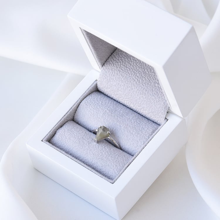 Prsten se salt and pepper diamantem ze zlata 79488