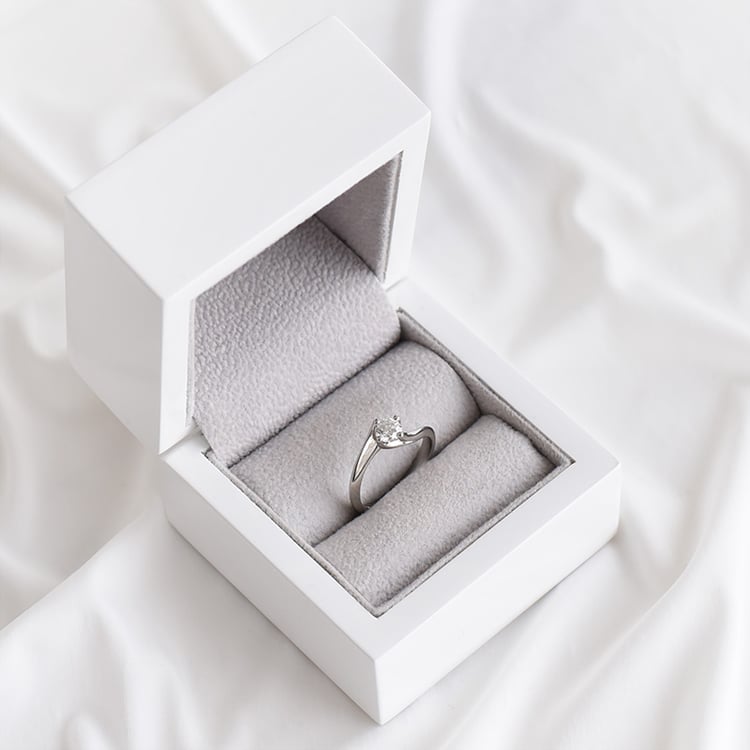 Prsten s diamantem 93800