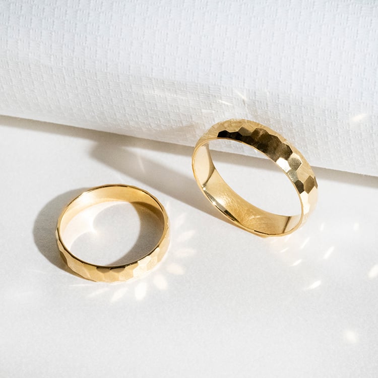 Zlaté tepané snubní prsteny Laurita 114107