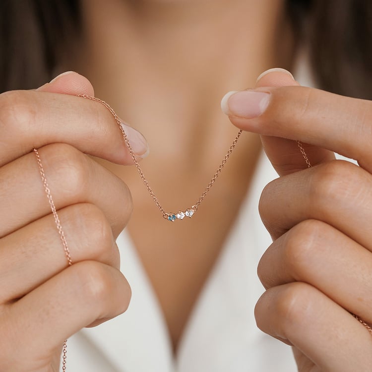 Minimalistický náhrdelník s drahokamy 158494