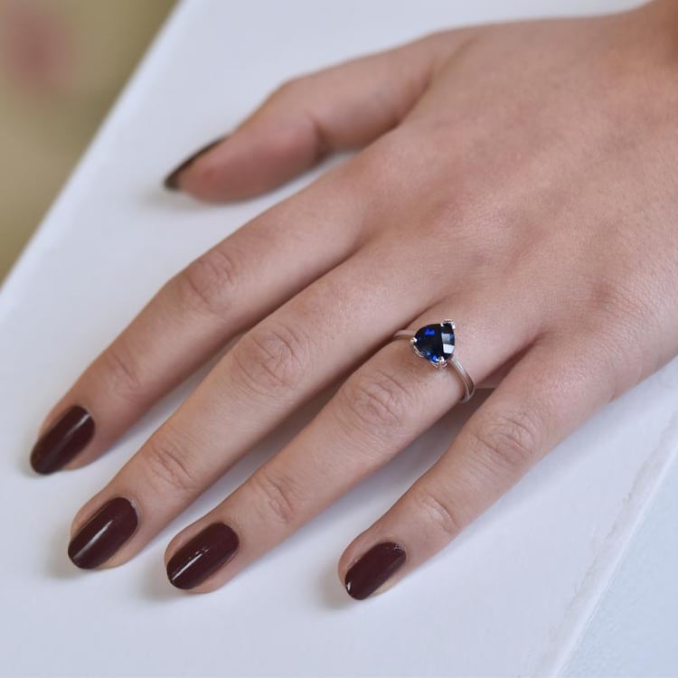 Zlatý prsten se safírovým srdcem 38269