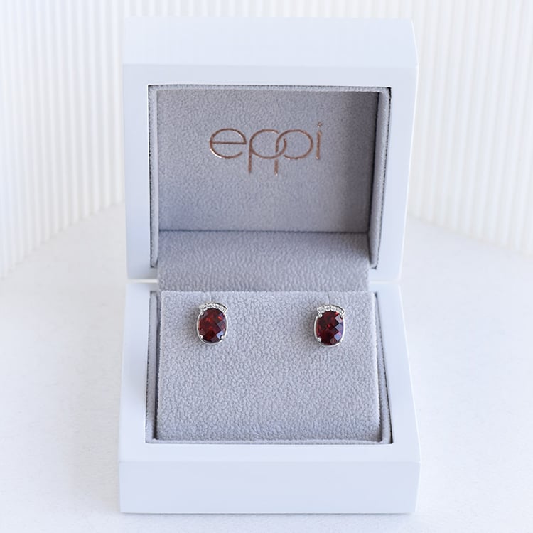 Granátové náušnice ze stříbra 96126