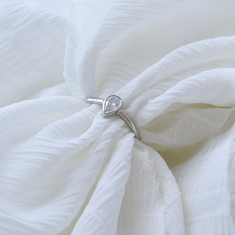 Prsten s pear diamantem 62671