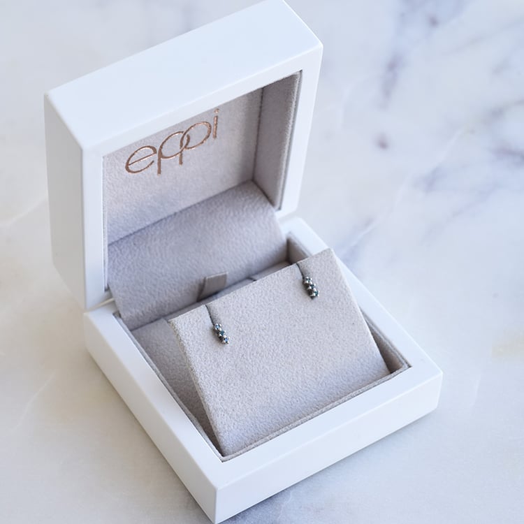 Stříbrné náušnice s modrými diamanty 86197