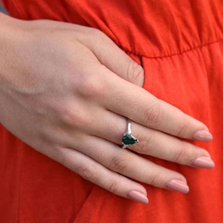 Zlatý prsten se smaragdem a diamanty 45381