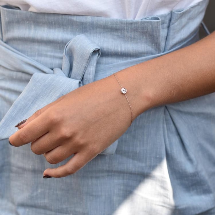 Stříbrný náramek s bílým topazem Arleth 103061