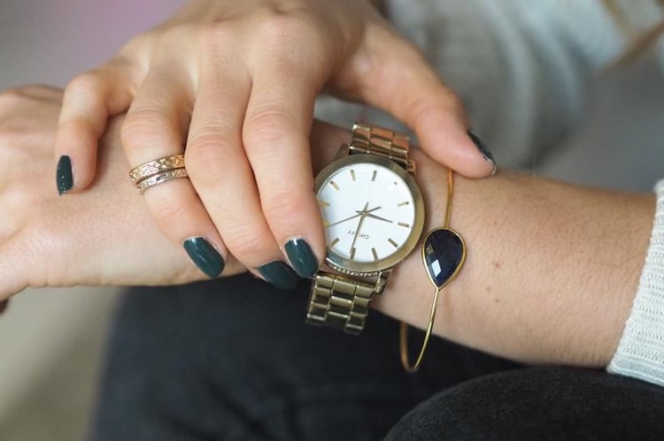 Náramek se safírovou slzou 7167