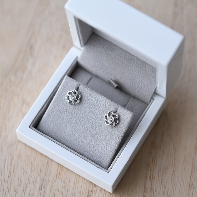 Set diamantových šperků ve tvaru květu Crisanta 146991