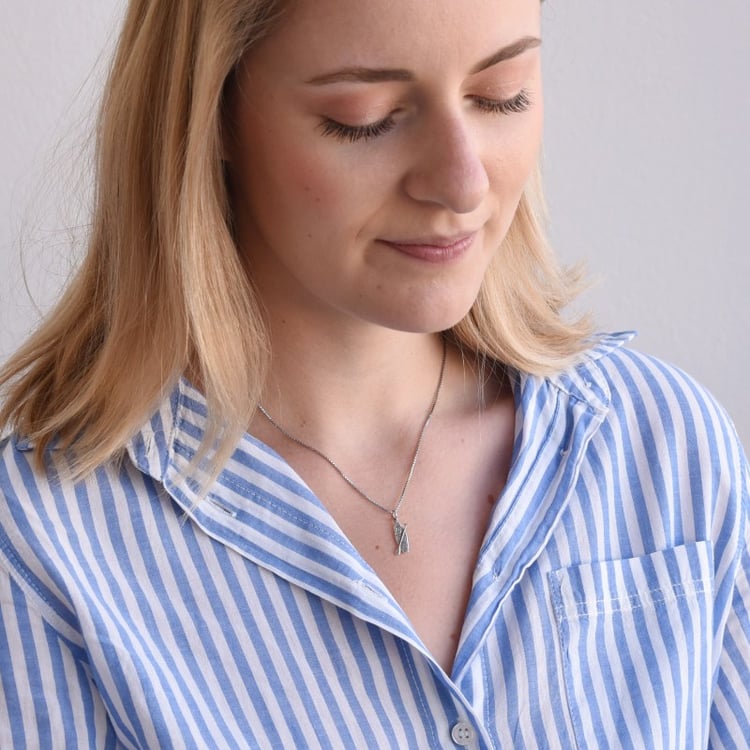 přívěsek ve tvaru surfařského prkna 67569