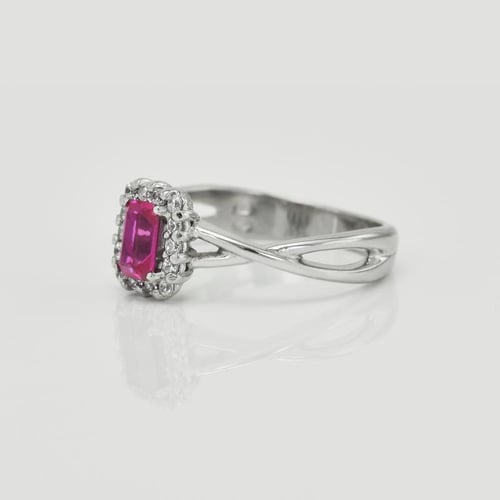 Zlatý prsten s emerald safírem a diamanty Hali
