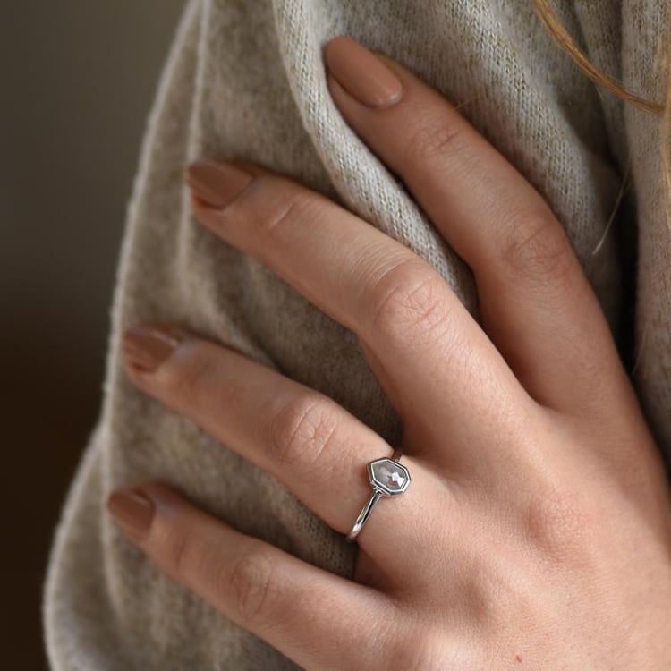 Zlatý prsten s salt´n´pepper diamantem 51013