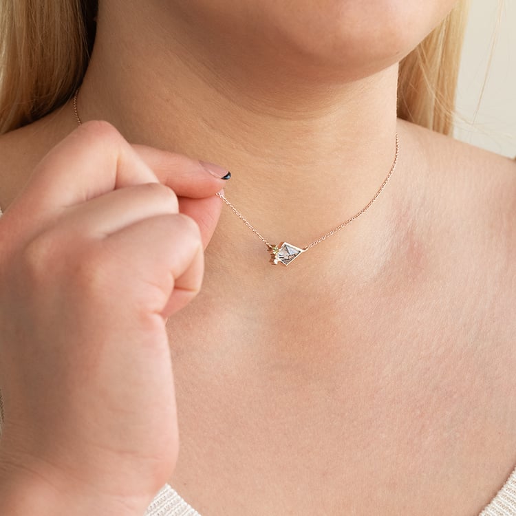 Náhrdelník s rutilovým křišťálem, olivínem a diamantem Milly 135642