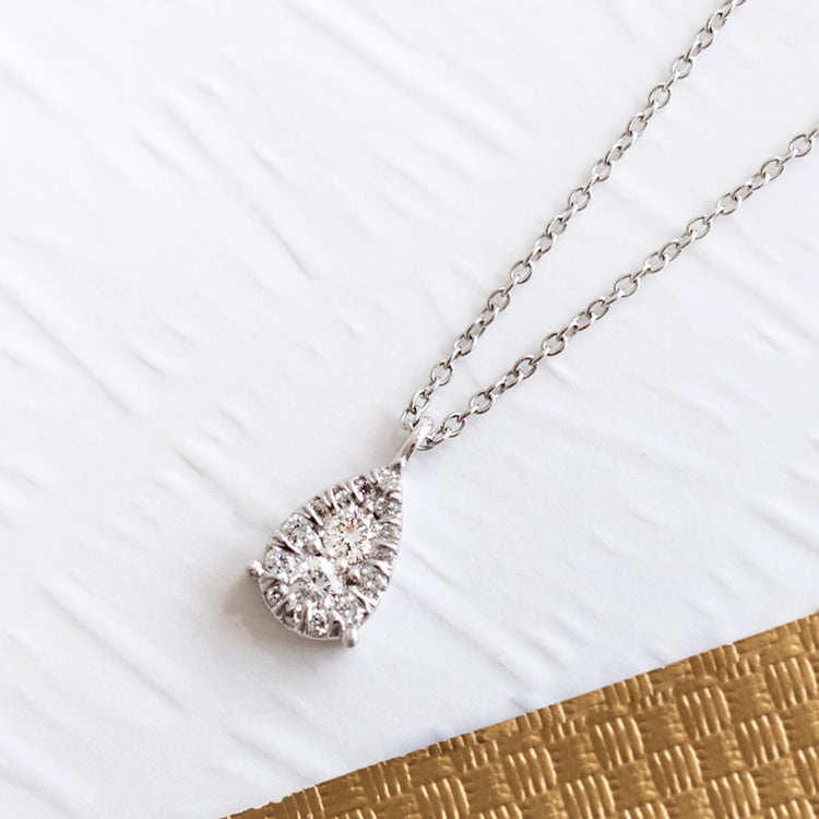 Přívěsek ve tvaru diamantové kapky Birdie 109179