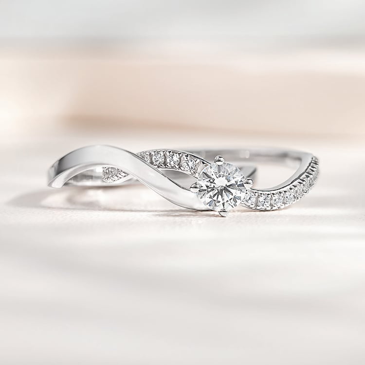 Romantický zásnubní set atypických prstýnků s diamanty 156061