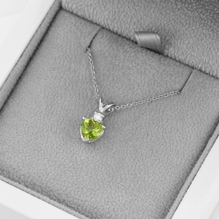 Srdce ve zlatém náhrdelníku s olivínem a diamantem 46792