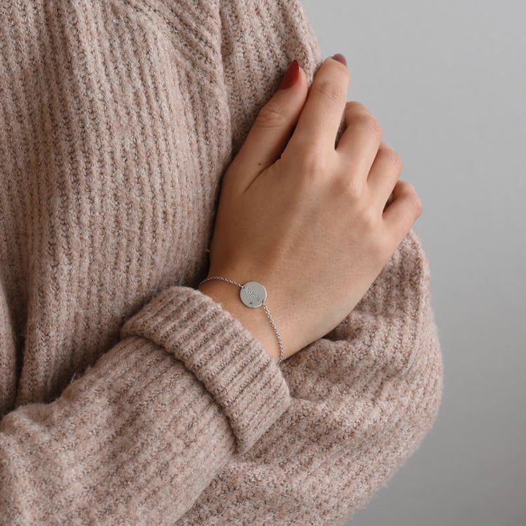 Stříbrný náramek s modrým diamantem a s gravírem dle vaší volby Shalek 121372