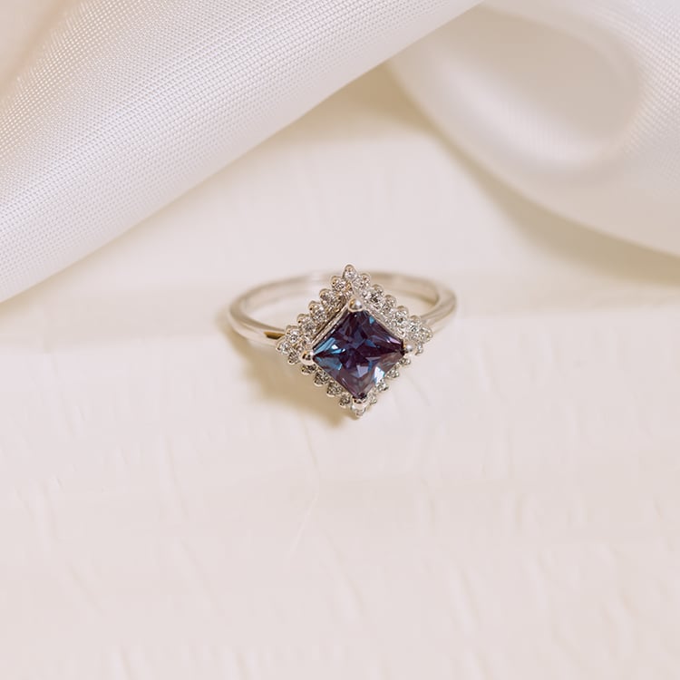 Prsten s alexandritem a lab-grown diamanty Guerra 124609