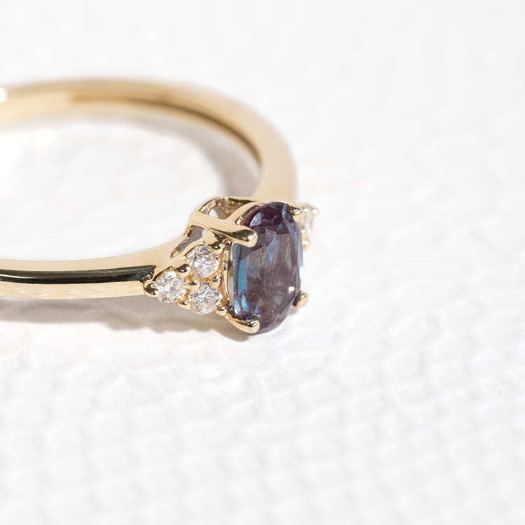 Zásnubní prsten s alexandritem a diamanty Sheldo 124166