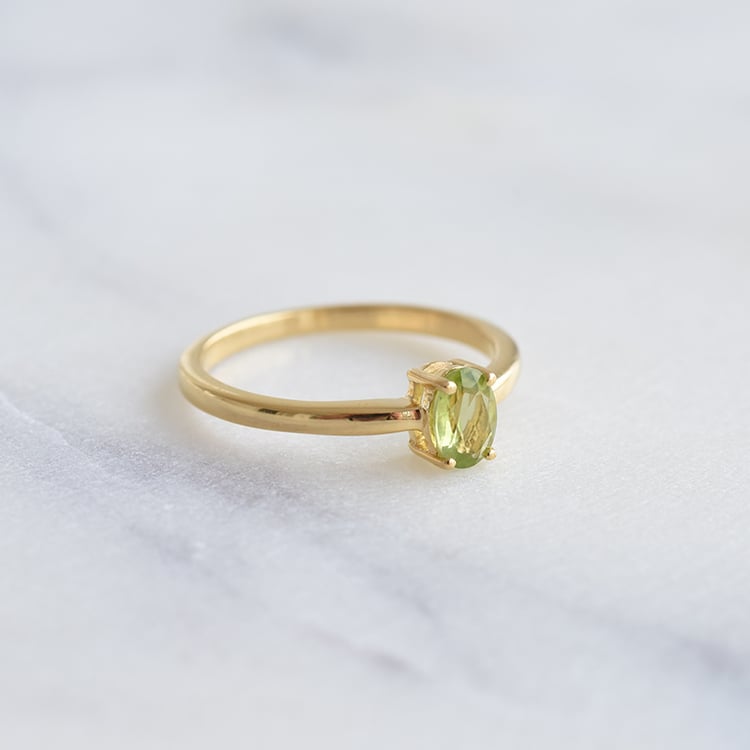 Prsten s olivínem z pozlaceného stříbra 86080