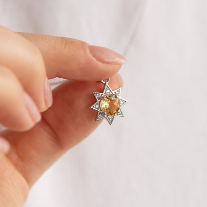 Stříbrný přívěsek s citrínem a zirkony ve tvaru hvězdy Bohemia