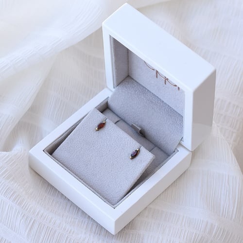 Minimalistické stříbrné náušnice s granáty Andine