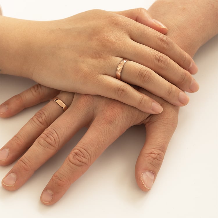 Snubní prsteny ze zlata se srdcem a diamantem Maline 121798