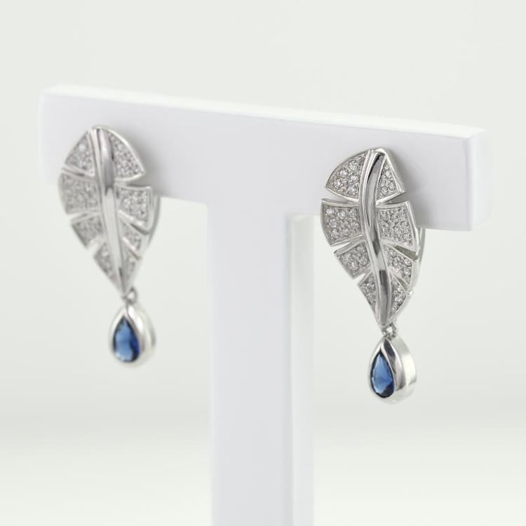 Stříbrné náušnice se safíry 50028