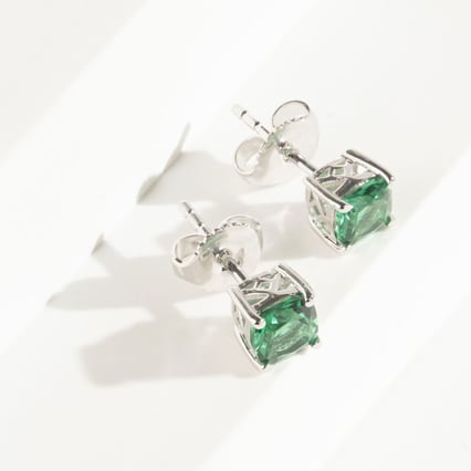 Stříbrné náušnice se simulovanými smaragdy Drary