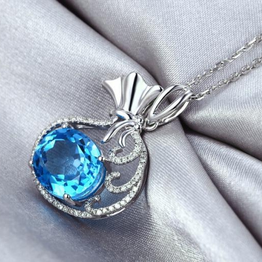 Topasový přívěsek 3597