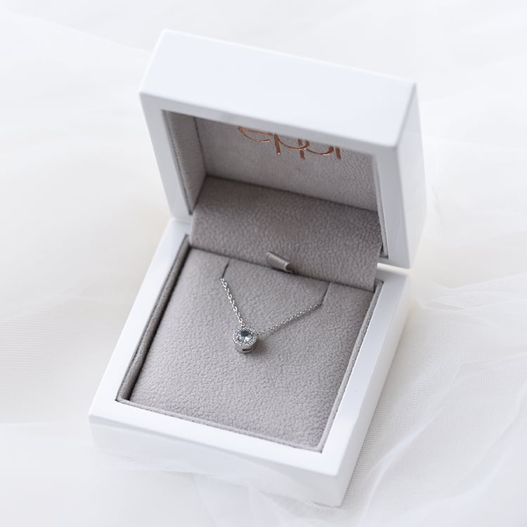 Halo náhrdelník s diamanty 60996