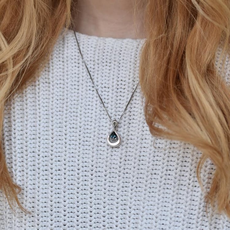 Stříbrná kapka vody s londýnským topazem 28582