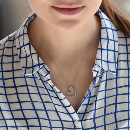 Stříbrný přívěsek srdce s akvamaríny a růžovým safírem Tanish