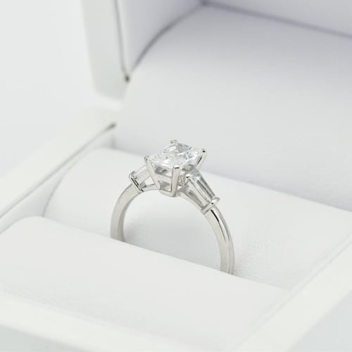 Zásnubní prsten s emerald lab-grown diamantem Talmar