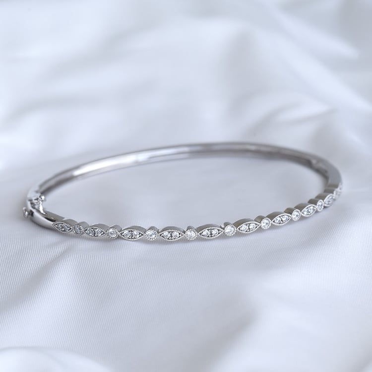 Stříbrný náramek s blyštivými lab-grown diamanty Arissa 107991