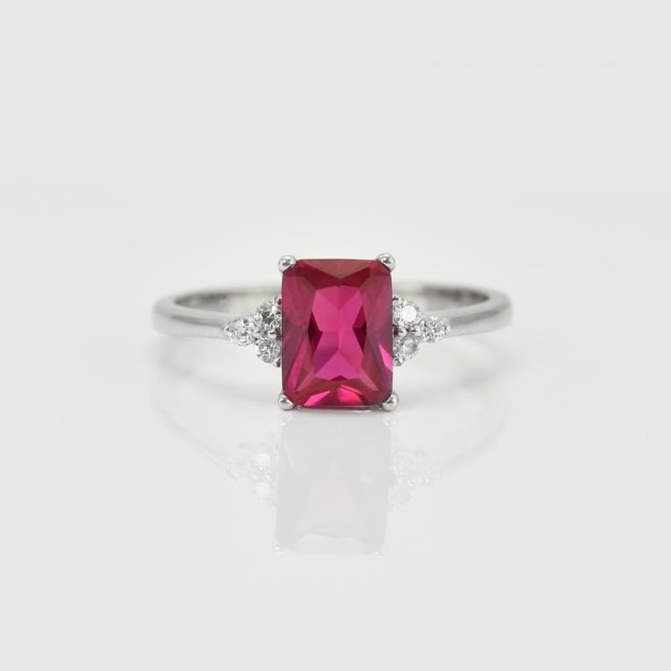 Prsten s rubínem a diamanty 15590