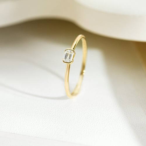 Minimalistický prsten ze zlata s diamantem ve tvaru emerald Henrik