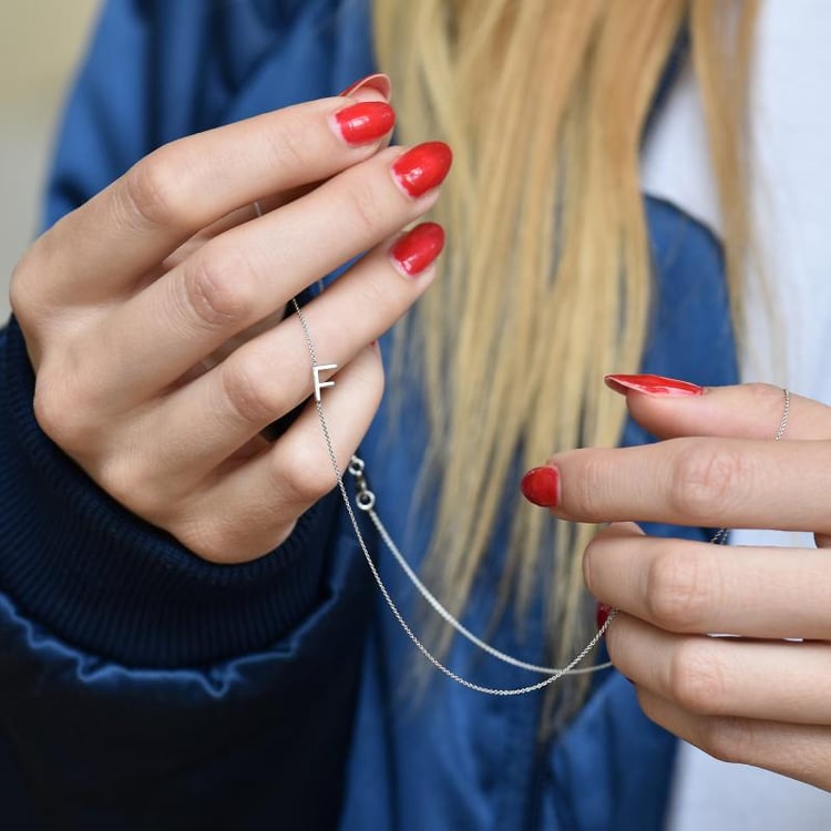 Stříbrný náhrdelník s písmenkem podle vaší volby Lupe 103742