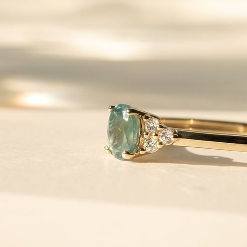 Zásnubní prsten s přírodním alexandritem a diamanty Sheldo