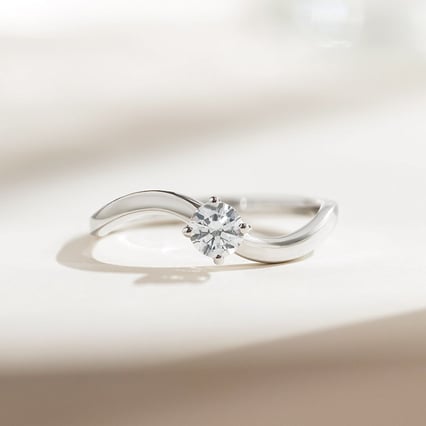 Atypický zásnubní prsten s lab-grown diamantem Livia