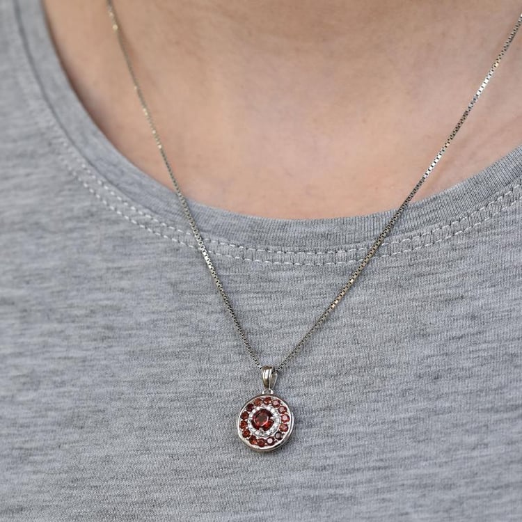 Náhrdelník s granáty 26260