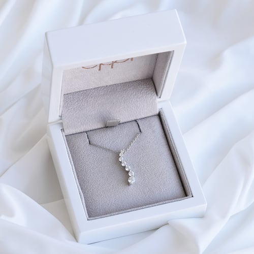 Elegantní přívěsek se zářivými diamanty Jessica